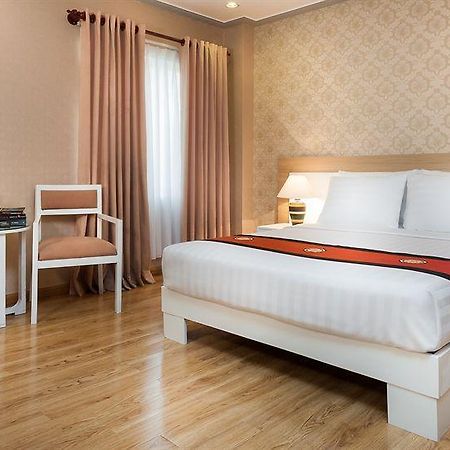 Saga Hotel Хошимин Екстериор снимка