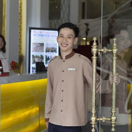 Saga Hotel Хошимин Екстериор снимка