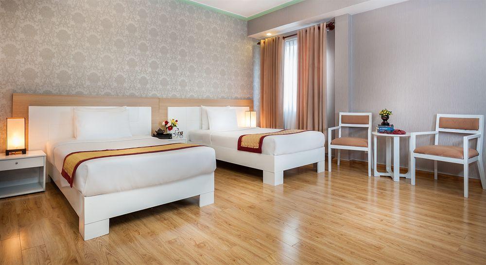 Saga Hotel Хошимин Екстериор снимка