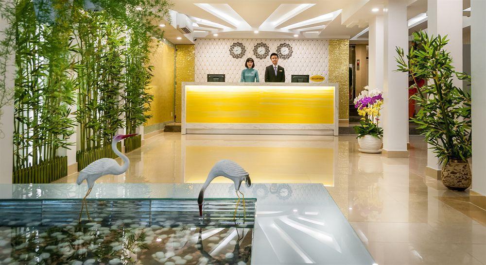 Saga Hotel Хошимин Екстериор снимка