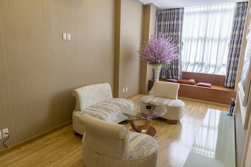Saga Hotel Хошимин Екстериор снимка
