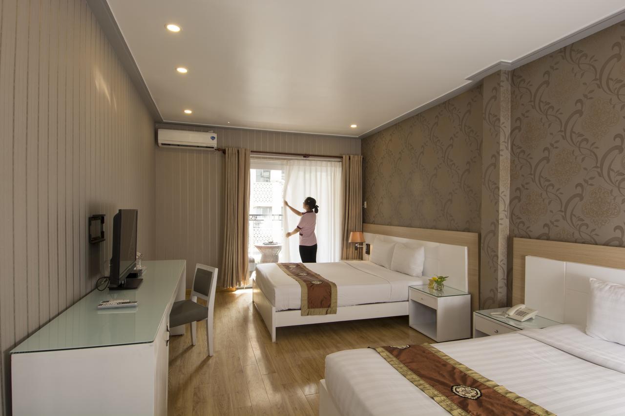 Saga Hotel Хошимин Екстериор снимка