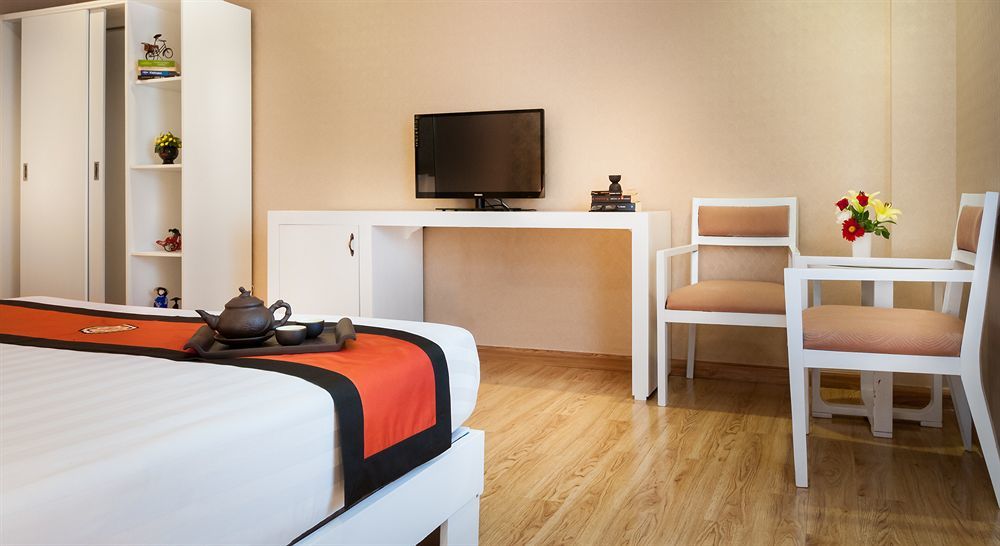 Saga Hotel Хошимин Екстериор снимка